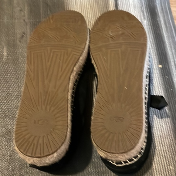 Ugg fat laces espadrilles. These are adorbs but don’t fit me. Size 9 or euro 40 - Picture 4 of 4